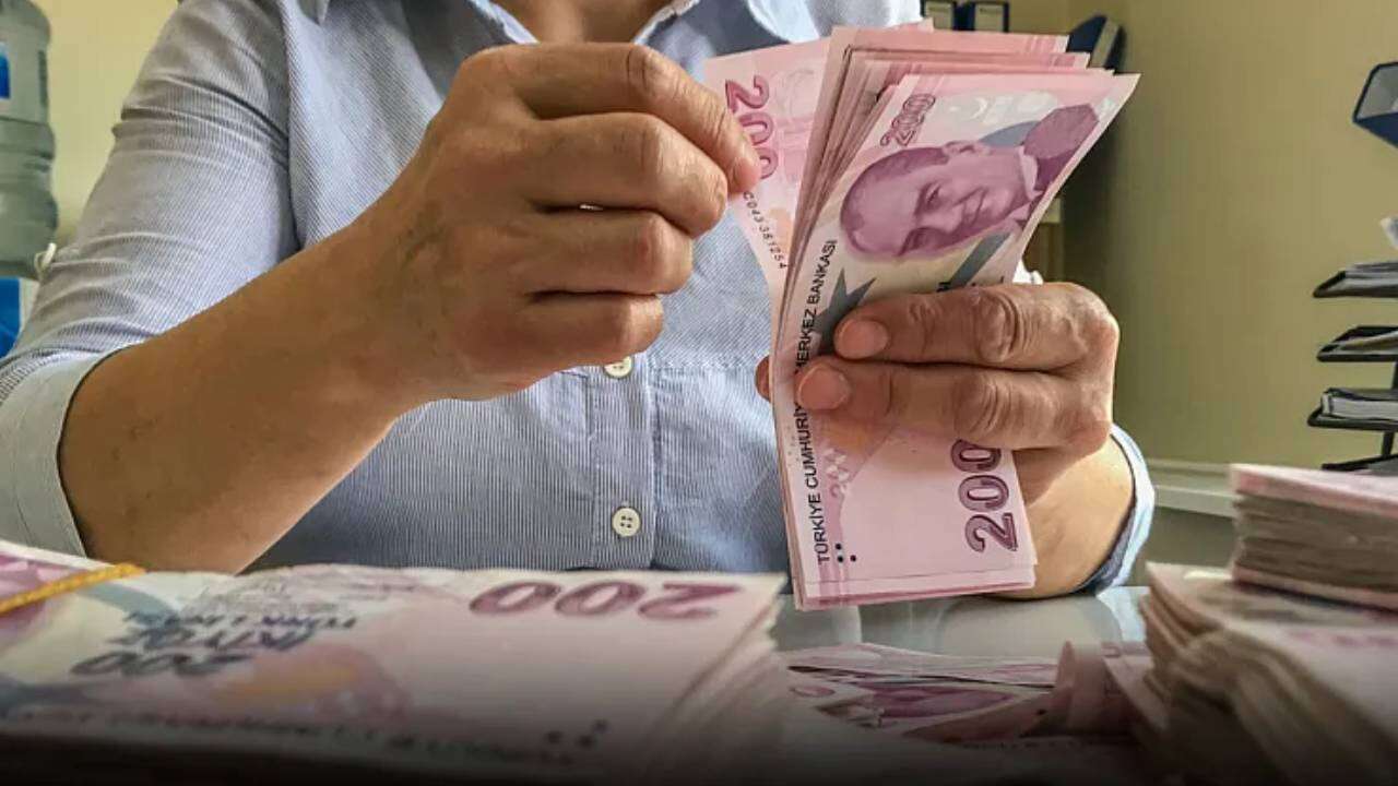 EYT'yi kaçıranlara yeni umut: 2000-2008 arası sigortalılara kademeli emeklilik masada, TBMM'ye 6 maddelik önerge sunuldu! 10